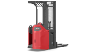 Die Stahlschürze bei den Linde Hochhubwagen schützt den Rücken des Fahrers.