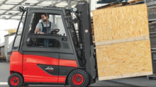 Drehbarer Fahrerarbeitsplatz von Linde Drehbarer Fahrerarbeitsplatz von Linde