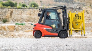 Die V-Stapler H20 – H35 von Linde Material Handling überzeugen auch im Außeneinsatz mit höchster Leistung. V-Stapler H25 von Linde Material Handling im Außeneinsatz