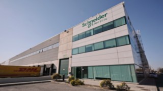 Logistikzentrum von Schneider Electric in Sant Boi de Llobregat, Spanien Logistikzentrum von Schneider Electric in Sant Boi de Llobregat, Spanien