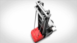 Die modulare Vertikalkommissionierer-Baureihe V modular bietet optional seitliche Neigeschranken für leichteres Picken bis zu 12 Meter Greifhöhe. Video zu Hubhöhe und den oprional erhältlichen seitlichen Neigeschranken.